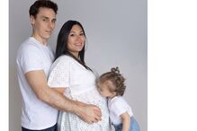 Louis e Marie Ducruet e a filha Victoire.jpg