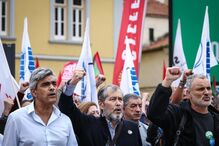 Milhares de trabalhadores em frente à Assembleia da República para exigir 