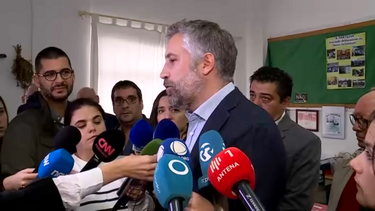 Pedro Nuno Santos critica Luís Montenegro por ainda não ter ido aos bairros