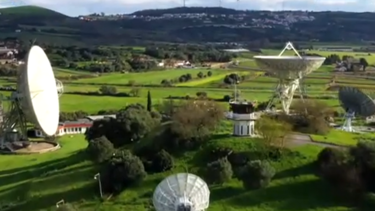 Centro com mais de 60 antenas ligadas a satélites garante que nunca haverá apagão nas comunicações  