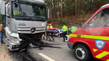 Colisão entre carro e camião faz um ferido grave em Oliveira de Azeméis