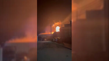 Bombeiros combatem chamas em duas fábricas em Valongo