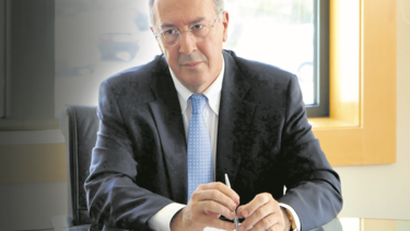 Antigo governante do PSD fatura 14,8 milhões de euros com Câmara de Cascais