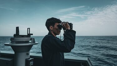 Polícia Marítima e PJ detêm quatro espanhóis e apreendem "lancha rápida" com combustível no Tejo