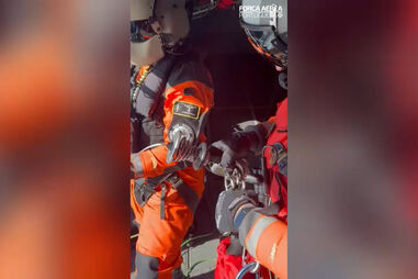 Força Aérea salva em cargueiro especial que transporta foguetão espacial