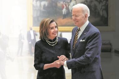 Nancy Pelosi diz que resultado das eleições teria sido diferente se Biden tivesse desistido mais cedo 