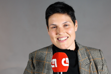 Pontas Soltas’ de Fábia Rebordão: Um vaivém atlântico entre Portugal e Brasil