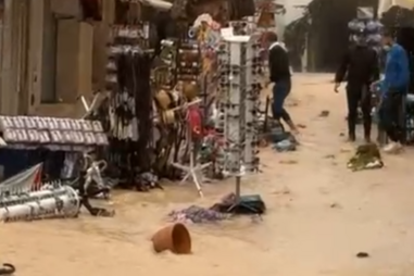 Chuva intensa alagou estradas, caves e lojas em Albufeira