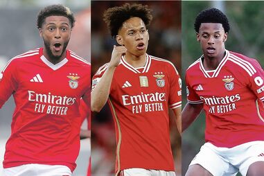 Trio da equipa B (Gustavo Varela, Diogo Spencer e Leandro Santos) debaixo de olho de Bruno Lage