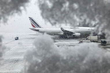 Neve está a afetar aeroportos de Paris