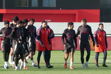 Gargalhadas e brincadeiras: as imagens de Ruben Amorim a treinar o Manchester United antes do jogo com o Bodo/Glimt