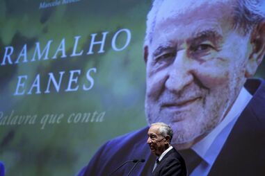 Marcelo homenageia Ramalho Eanes em apresentação de livro sobre o próprio