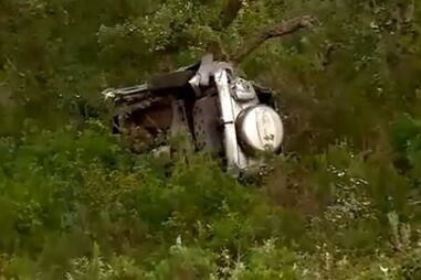 Três feridos em queda de viatura todo-o-terreno a ravina com 40 metros em São Marcos da Serra2