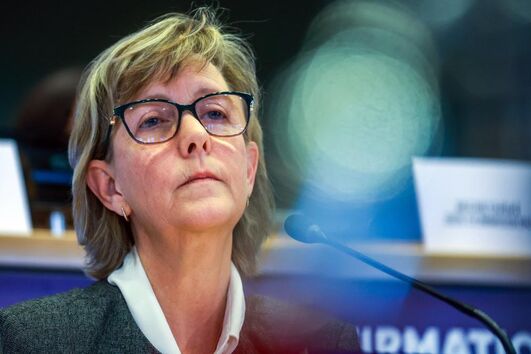 Maria Luís Albuquerque diz que os Estados devem criar contas de investimento simples 