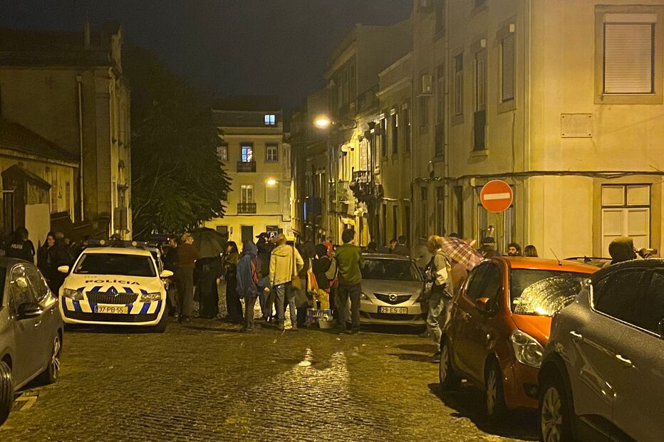 'Okupar Abril' ocupa edifício abandonado em Lisboa