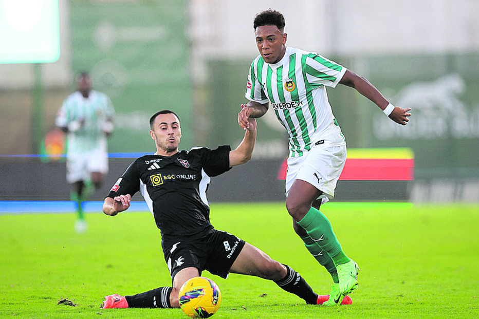 Leonardo Lelo (Casa Pia) e Fábio Ronaldo (Rio Ave) em duelo 