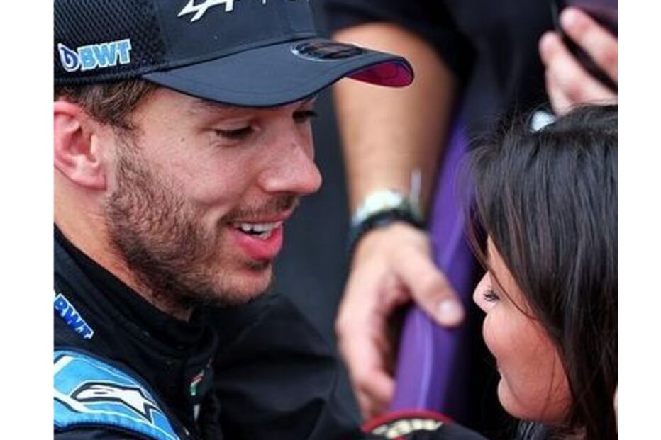 Kika Cerqueira Gomes e Pierre Gasly