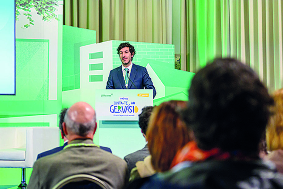 Pag 1 foto principal João Rui Ferreira (002).jpg