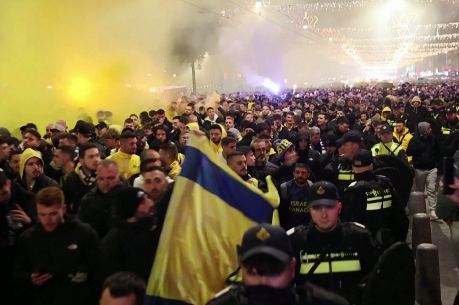 Vídeo mostra ataque contra os adeptos do Maccabi Telaviv em Amesterdão