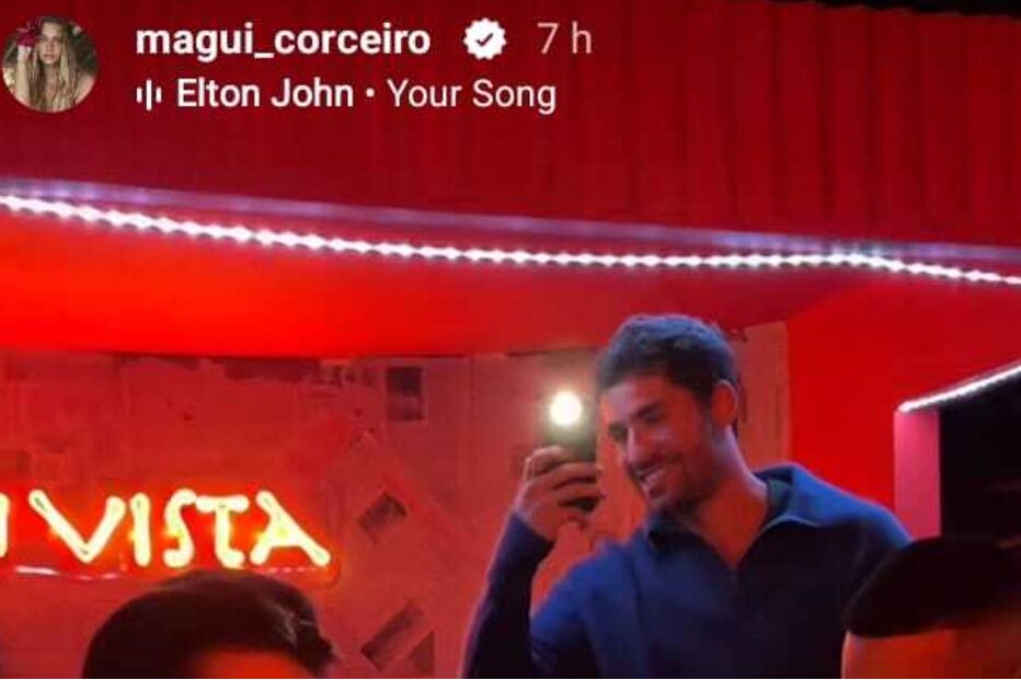 Magui Corceiro filma José Condessa em festa 