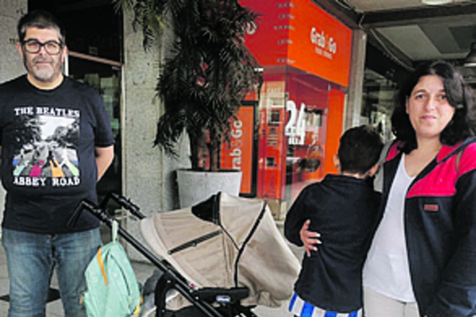 Jorge Nunes e Paula Lopes têm dois filhos, um bebé de 16 meses e um menino de 8 anos