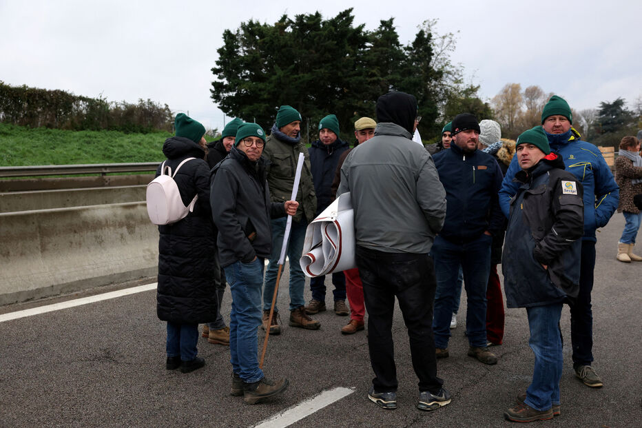 Sindicatos agrícolas franceses iniciam protestos