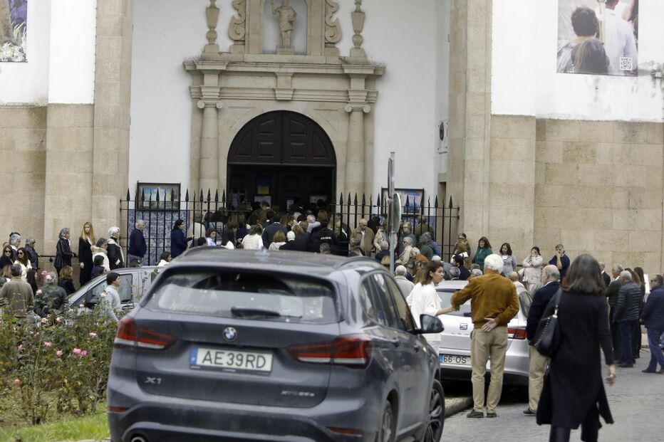 Funeral do bebé Vicente, neto do cavaleiro Ribeiro Telles 