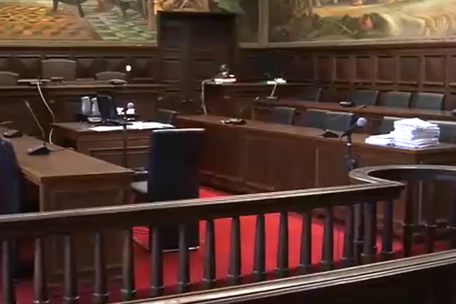 Homem cadastrado condenado a frequentar aulas de ioga