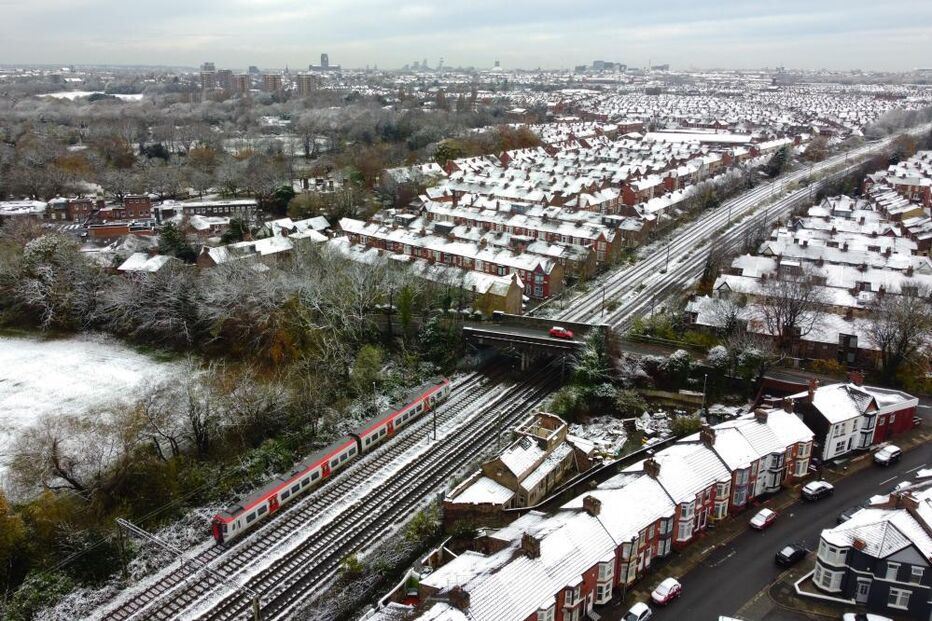 Neve cobriu de branco o Reino Unido