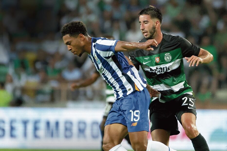 Namaso e Gonçalo Inácio em jogo para a Supertaça