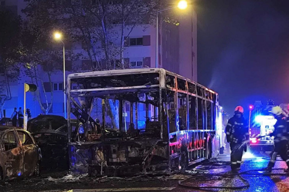Autocarro da Carris incendiado a 24 de outubro