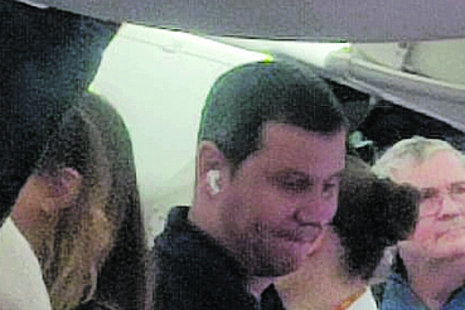 João Galamba, de 48, num voo de Berlim para Lisboa 
