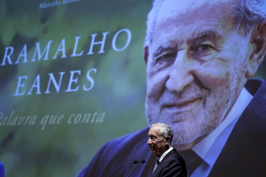 Marcelo homenageia Ramalho Eanes em apresentação de livro sobre o próprio