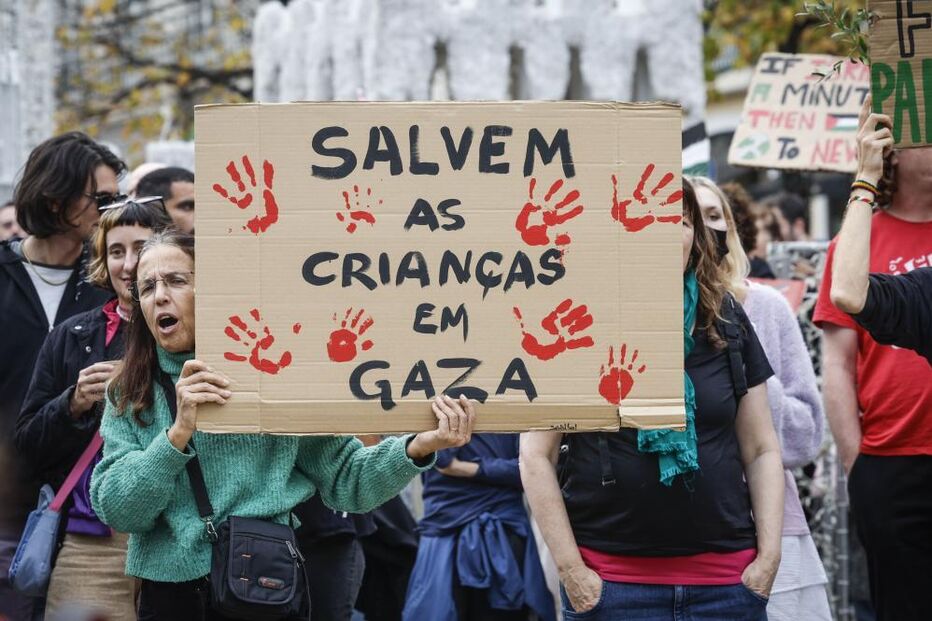 Centenas de manifestantes pedem em Lisboa a libertação da Palestina  