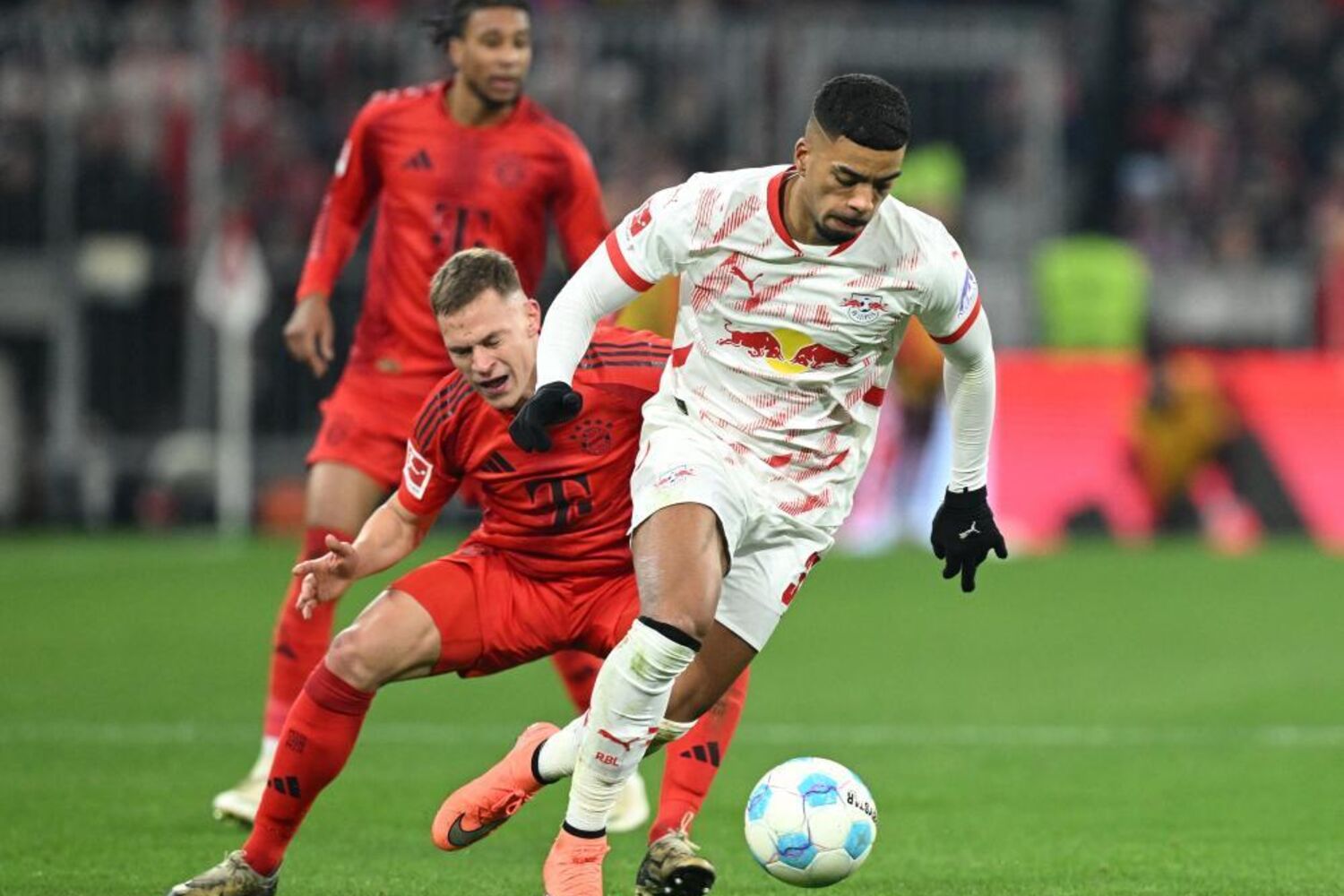 Benjamin Henrichs tem lesão grave e desfalca alemães do Leipzig por