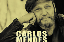 Livro biográfico conta com mais de 200 páginas e centenas de imagens