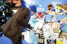 Adeptos e sócios do FC Porto fazem doação de Natal