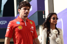 Alexandra Saint, de 21, e Charles Leclerc, 27 