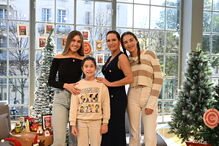 8 - Fernanda Serrano com as filhas Laura, Caetana e Maria Luísa.jpg