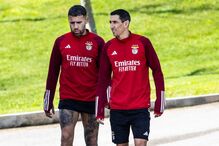 1Di María e Otamendi não gostaram da postura da equipa no dérbi, na primeira parte 