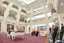 Kim Jong-un visita novo resort turístico na Coreia do Norte na companhia da filha