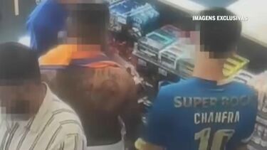 As imagens exclusivas de elementos dos 'Super Dragões' a roubar posto de combustível