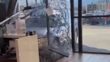 Destrói concessionário por recusar devolução de Subaru