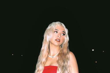 Bárbara Bandeira tem 23 anos