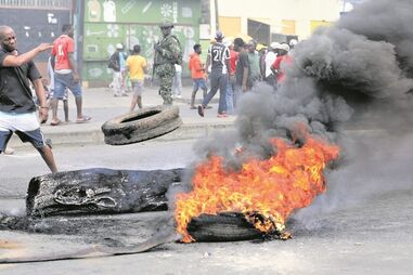 Meios policiais roubados nos protestos pós-eleitorais em Moçambique usados em crimes