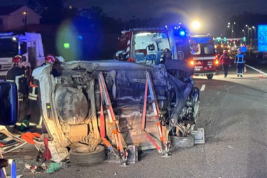 Ferido grave em despiste de carro que cai de viaduto para a A11