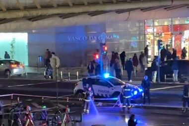 Homem atropelado em frente ao centro comercial Vasco da Gama em Lisboa