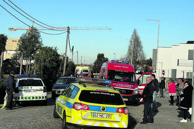 Idosa em estado grave após atropelamento em caminho rotineiro até supermercado na Maia