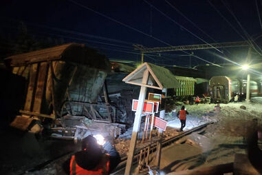 Colisão entre comboios faz 14 feridos no norte gelado da Rússia