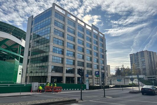 Incêndio em prédio em Alvalade